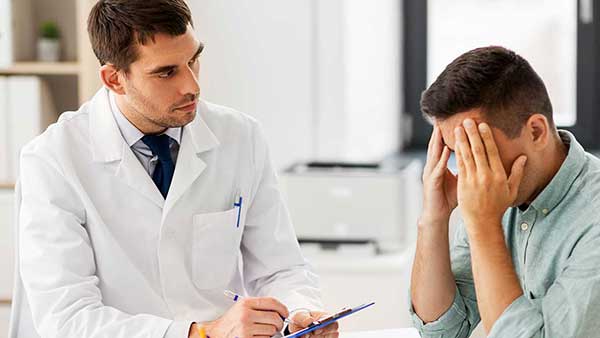 patient telling doctor what is wrong